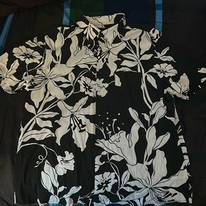 Black/White Floral Button Down Short Sleeve
